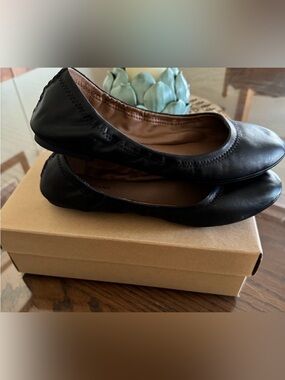 Lucky Brand Ballet Flat LK EMMIE 8 1/2 Wide black oiled cabretta leather upper
